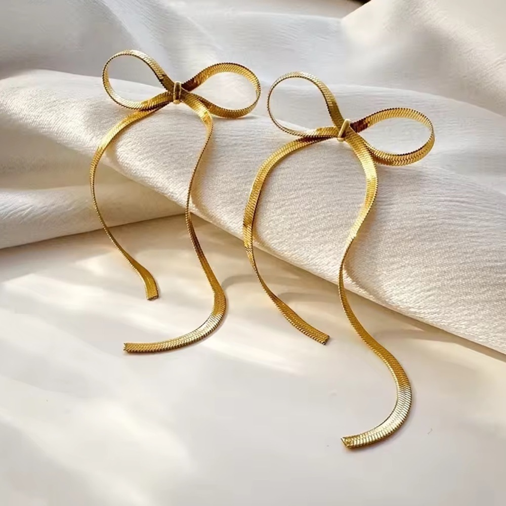 Chic Gold Bow Earrings – Minimalist Ribbon Style - Picture 2 of 7